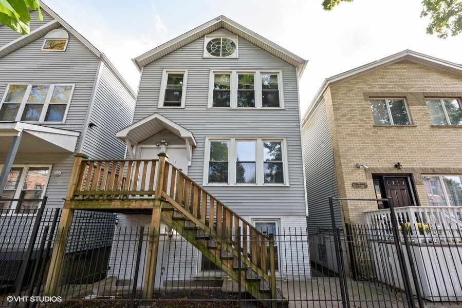 Property Photo:  2443 N Greenview Avenue 2  IL 60614 