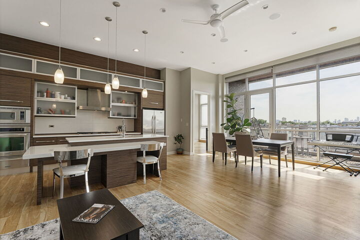 Property Photo:  2408 W Rice Street 403  IL 60622 