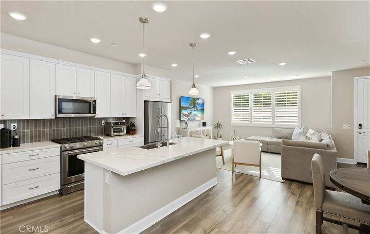 Property Photo:  19239 Tideline Court  CA 92648 