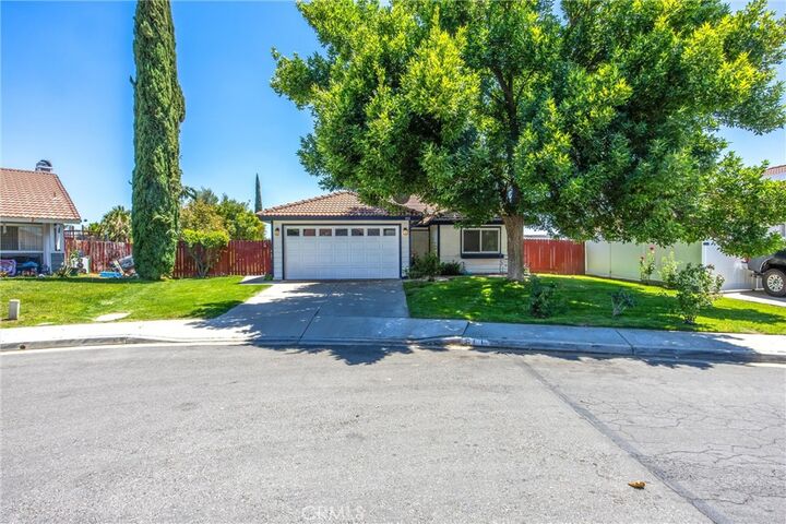 Property Photo:  511 Lois Ln  CA 92223 