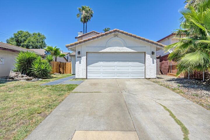 Property Photo: 8090 Calle Royale Way CA 95823