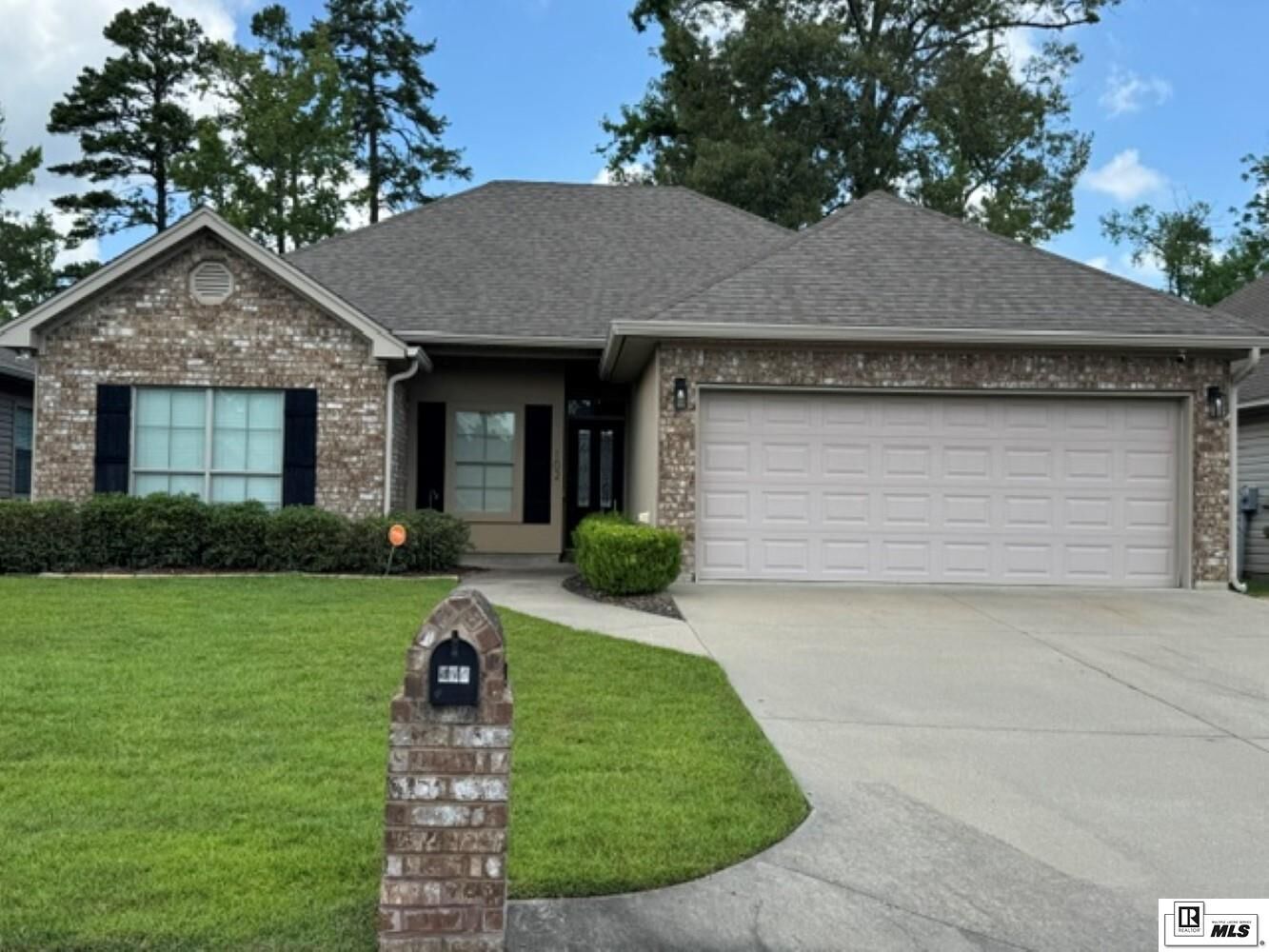 Property Photo:  102 Carriage Way  LA 71291 