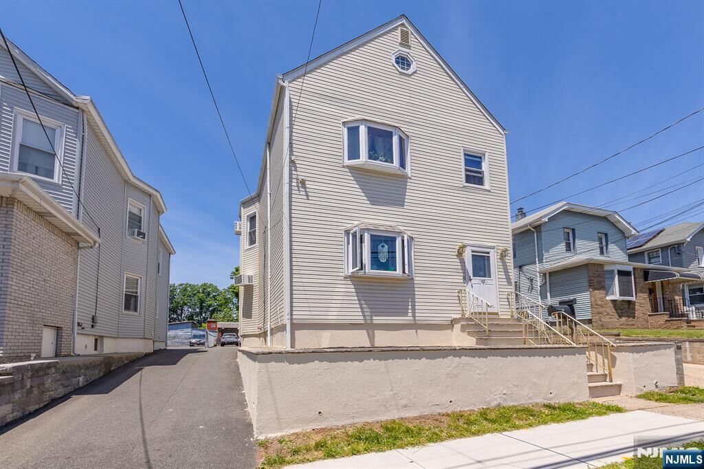 Property Photo:  137 Uhland  NJ 07073 