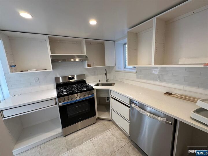 Property Photo:  219 Cliff Street G  NJ 07010 