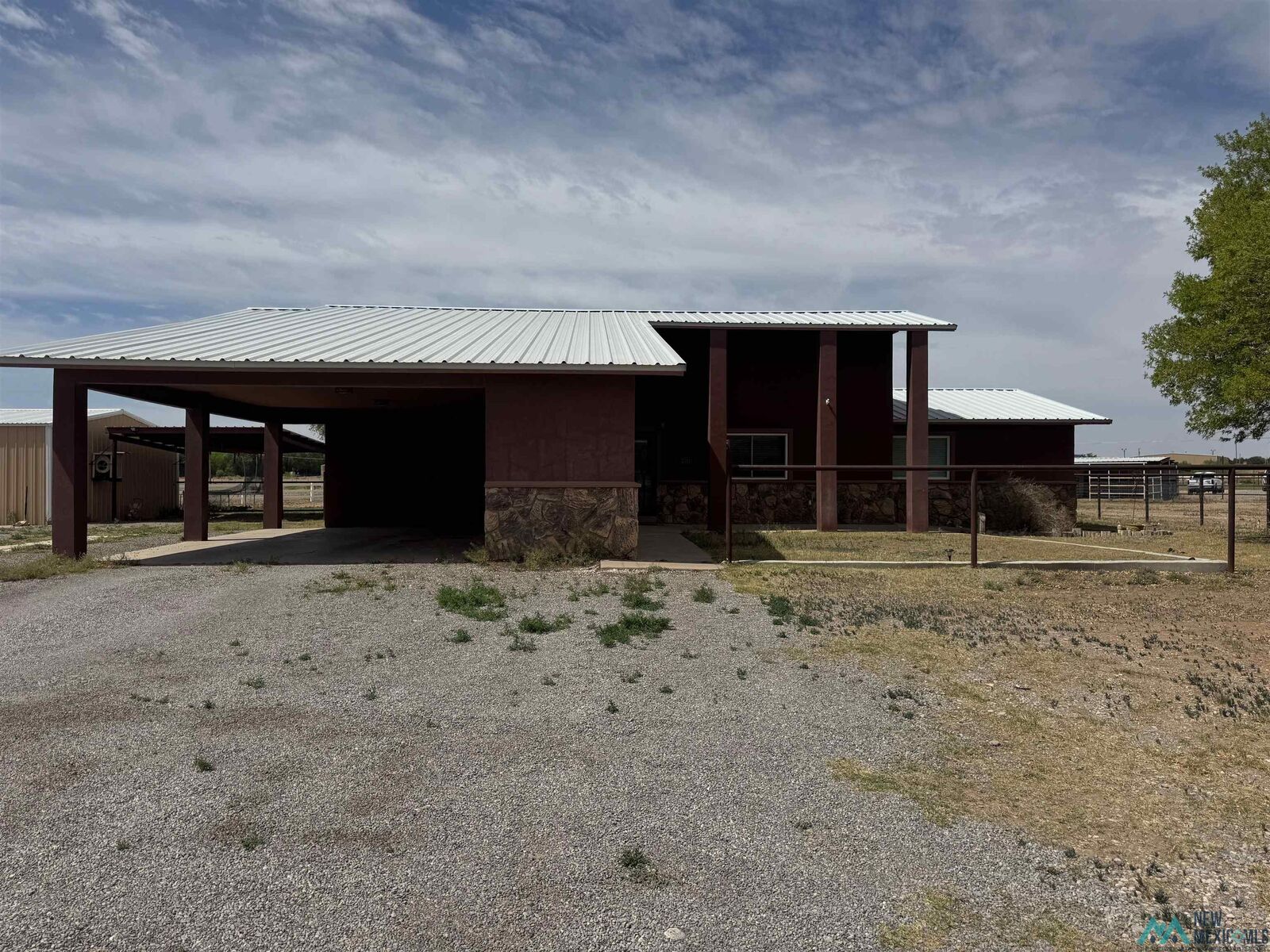 Property Photo: 2504 Quarterhorse Drive NM 88210
