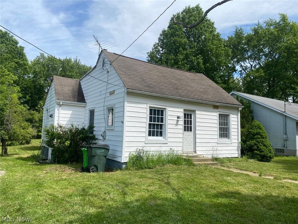 Property Photo: 4111 Pardee Road OH 44224