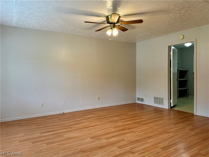 Property Photo: 4827 Dunsmore Avenue OH 44004