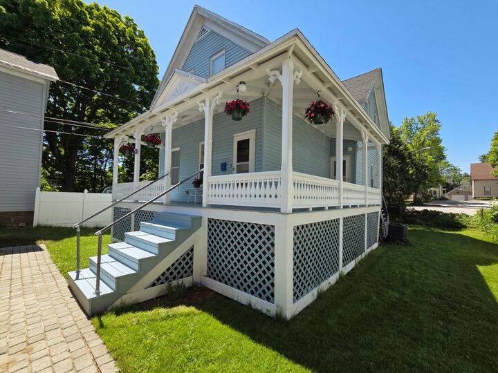 Property Photo:  5 1/2 Lyndon Street  NH 03301 