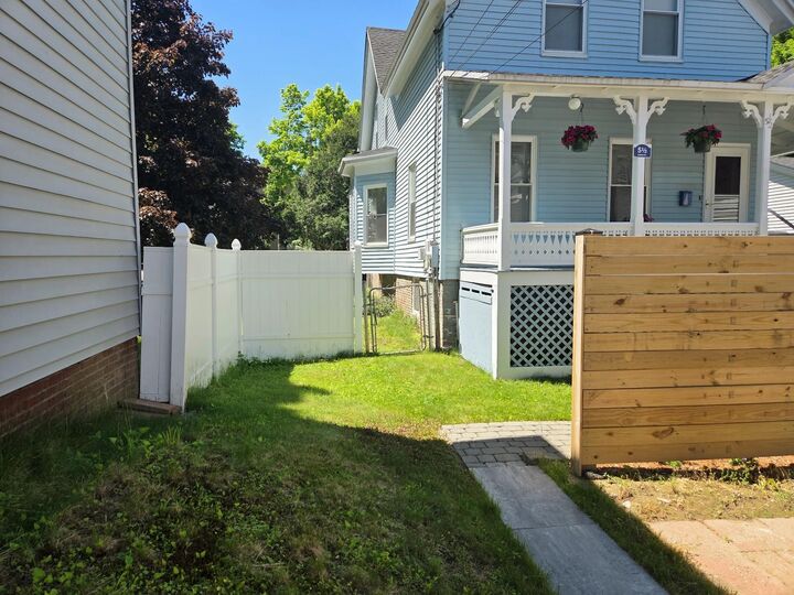 Property Photo: 5 1/2 Lyndon Street NH 03301