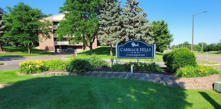 Property Photo:  3420 Golfview Drive 121  MN 55123 