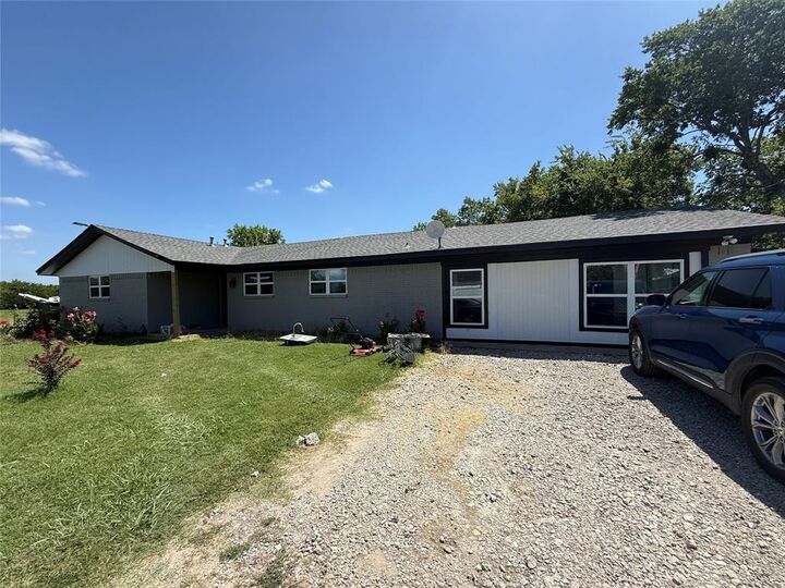 Property Photo:  102 N Cedar Street  TX 75423 