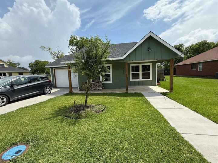 Property Photo: 505 Thomas Street TX 75160
