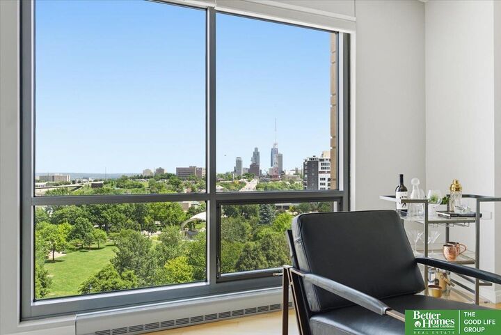 Property Photo: 200 S 31st Avenue 4602 NE 68131