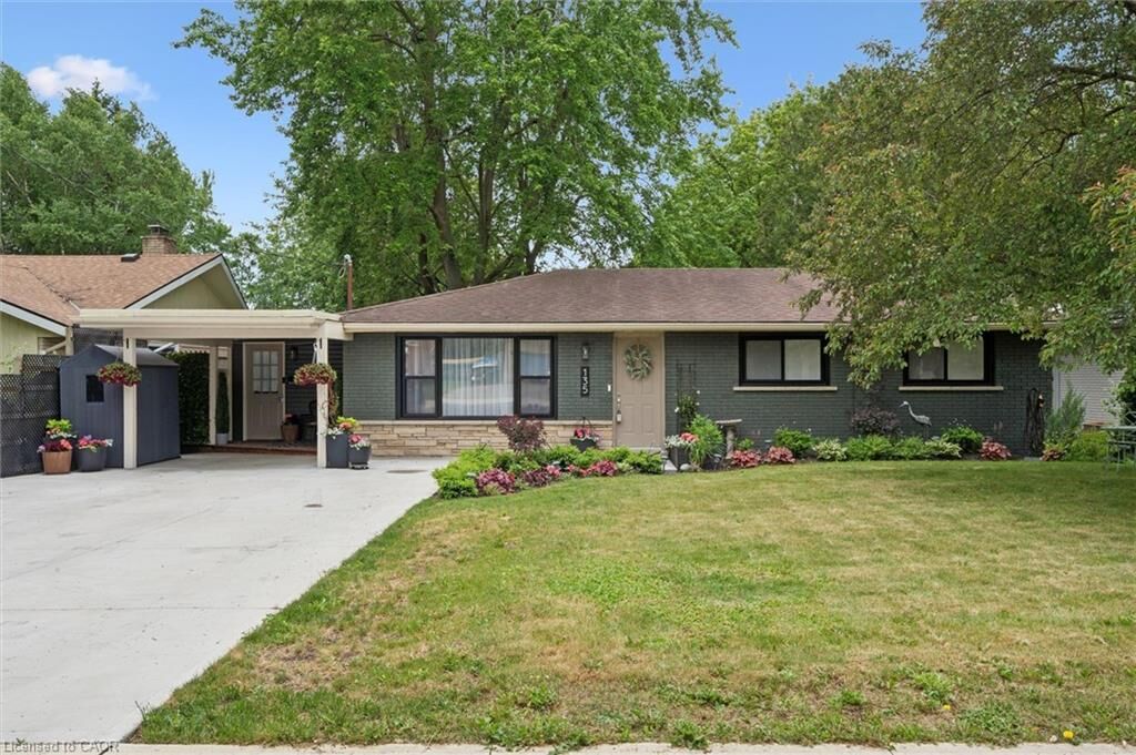 Property Photo: 135 Bridge Street W ON N2K 1K8