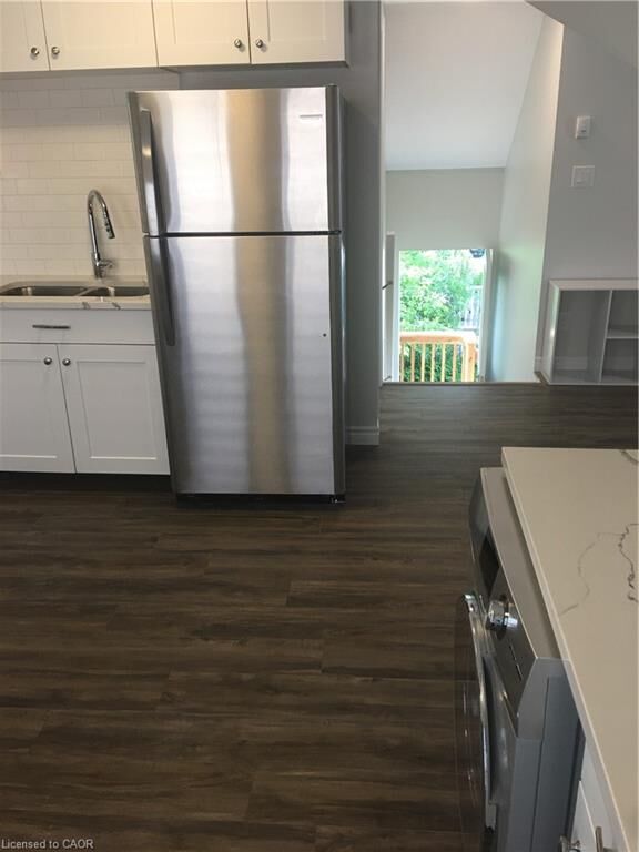 Property Photo: 109 Waterloo Street 2 ON N2H 3V5