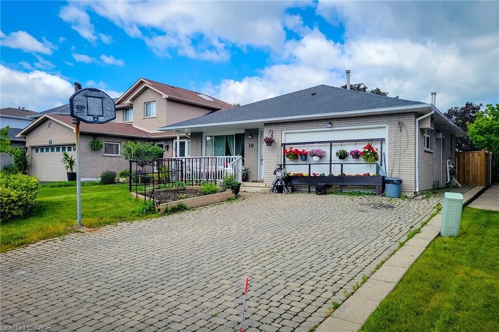 Property Photo:  10 Lancer Court Lower  ON L9B 2B2 
