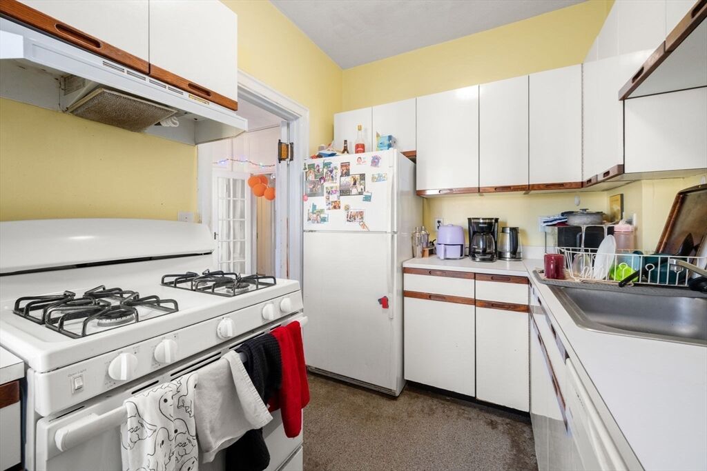 Property Photo:  1263 Commonwealth Ave 4  MA 02134 