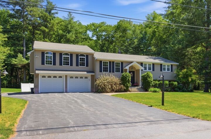 Property Photo:  7 Parsons Lane  MA 01821 