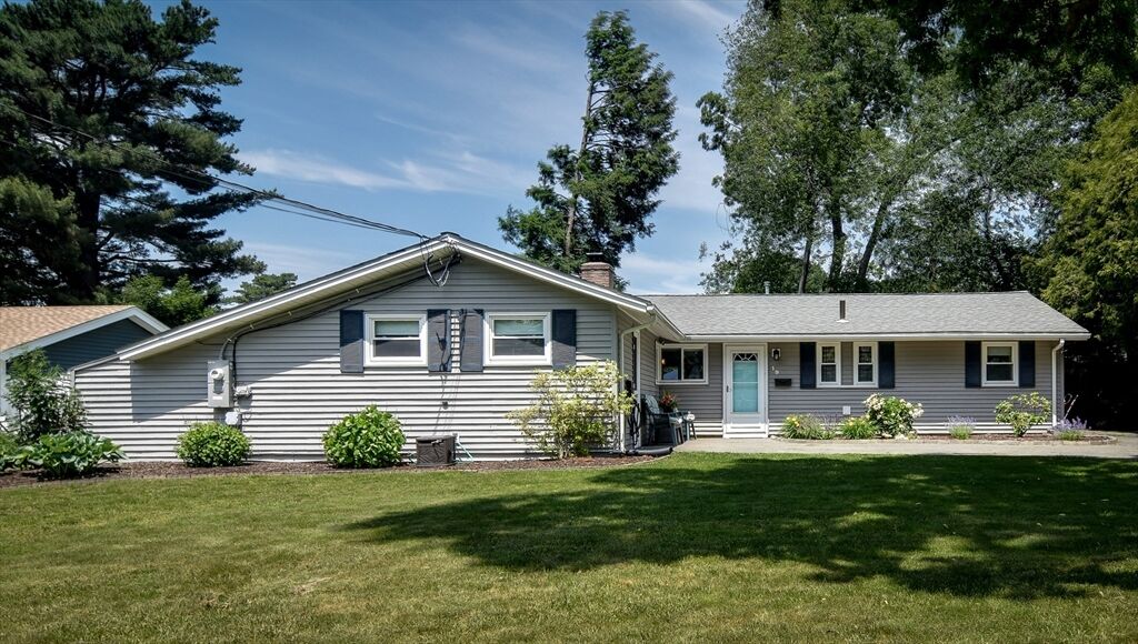 Property Photo:  19 Ruth Drive  MA 01701 