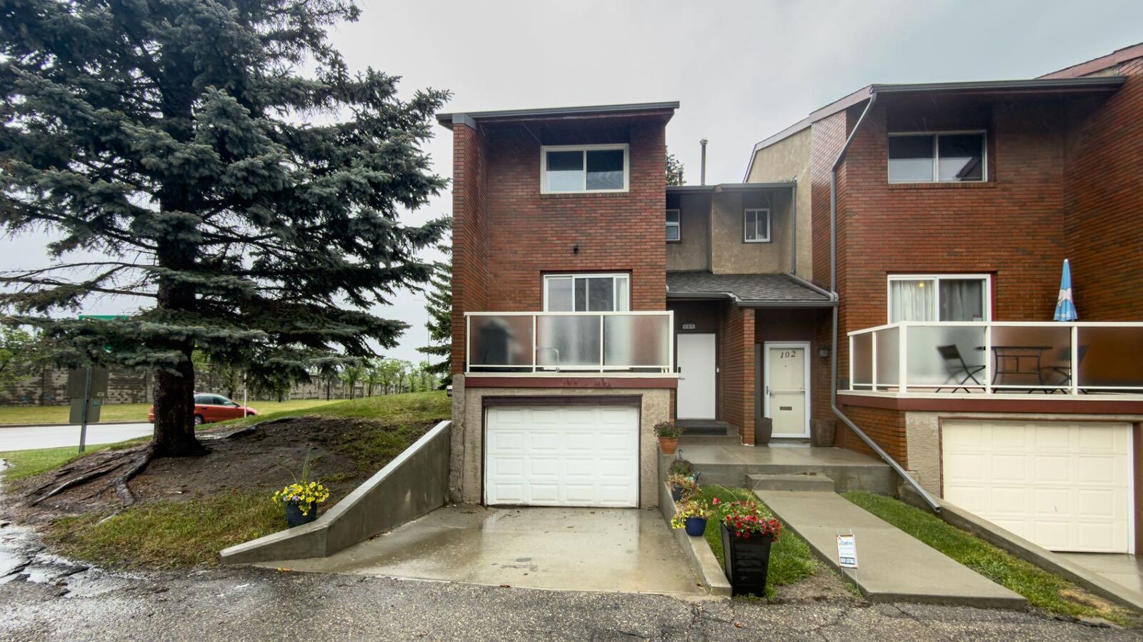 Property Photo: 1305 Glenmore Trail 101 AB T2V 4Y8