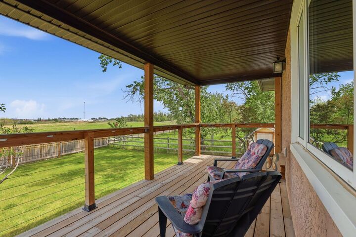Property Photo: 34 Oak Avenue AB T1S 1K6