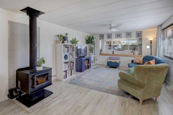 Photo de la propriété: 3223 83 Street NW 40 AB T3N 5M8