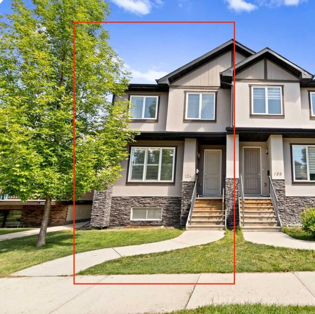 Property Photo: 124 25 Avenue NE AB T2X 1X8
