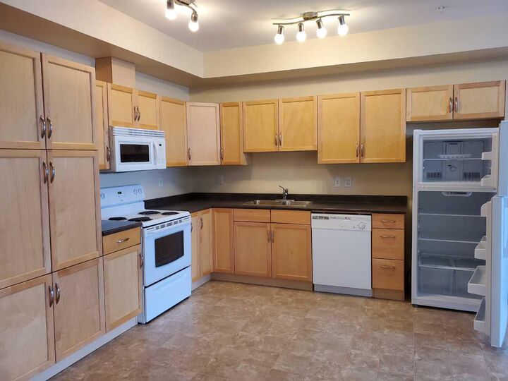 160 Moberly Road 215 — photo 1