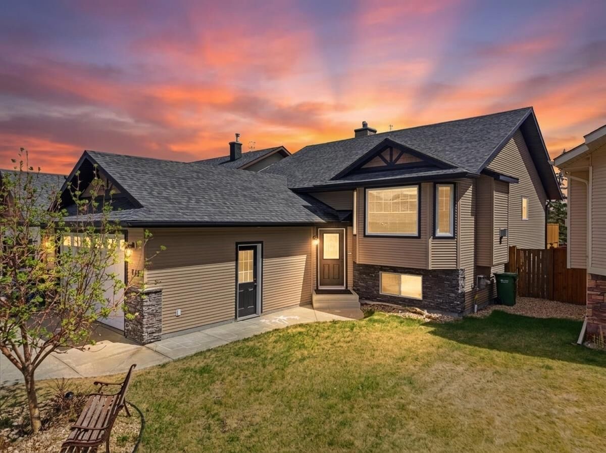 Property Photo: 135 Issard Close AB T4R 0C2