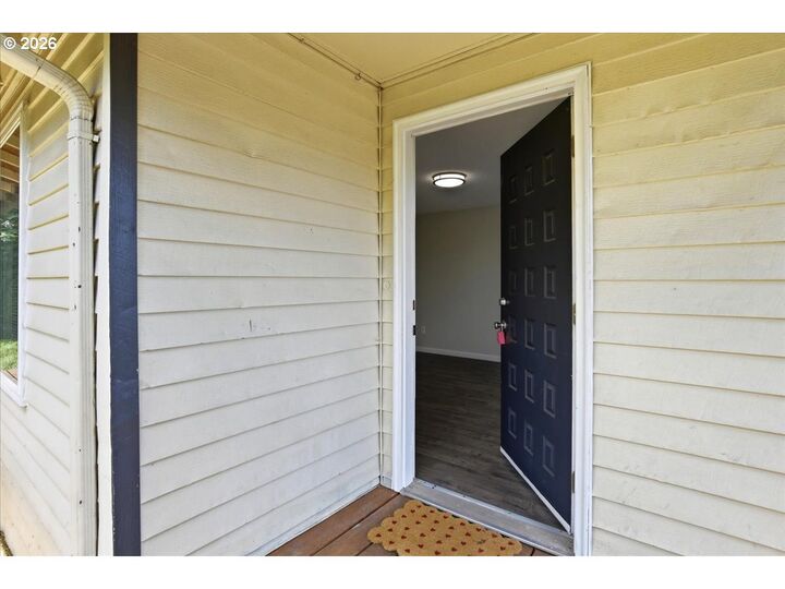 Property Photo: 331 NW 14th Ave WA 98607