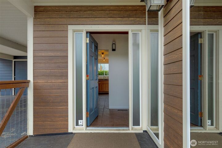 Property Photo: 3511 S Thistle Street WA 98118