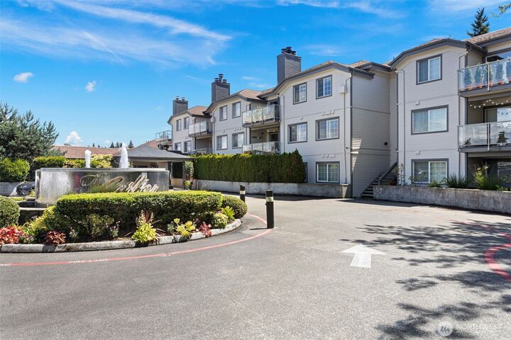 Property Photo: 2760 76th Avenue SE 407 WA 98040