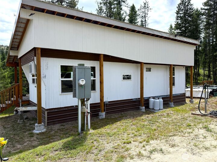 Property Photo:  2  Hazel Lane  WA 99166 