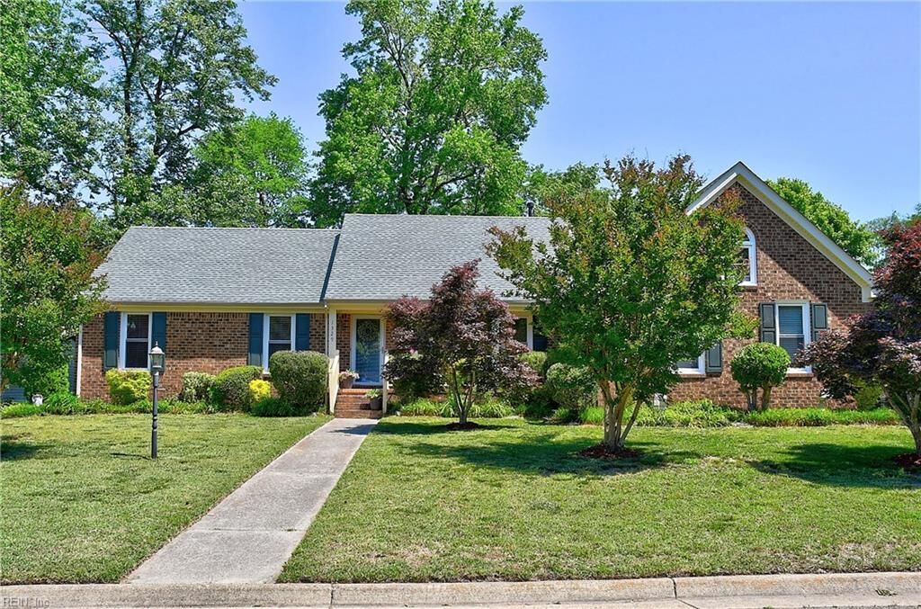 Property Photo:  1329 Creekview Dr  VA 23321 