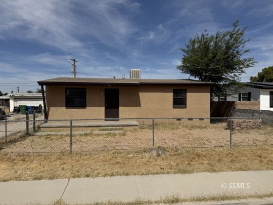 Property Photo:  421 N Helena St  CA 93555 