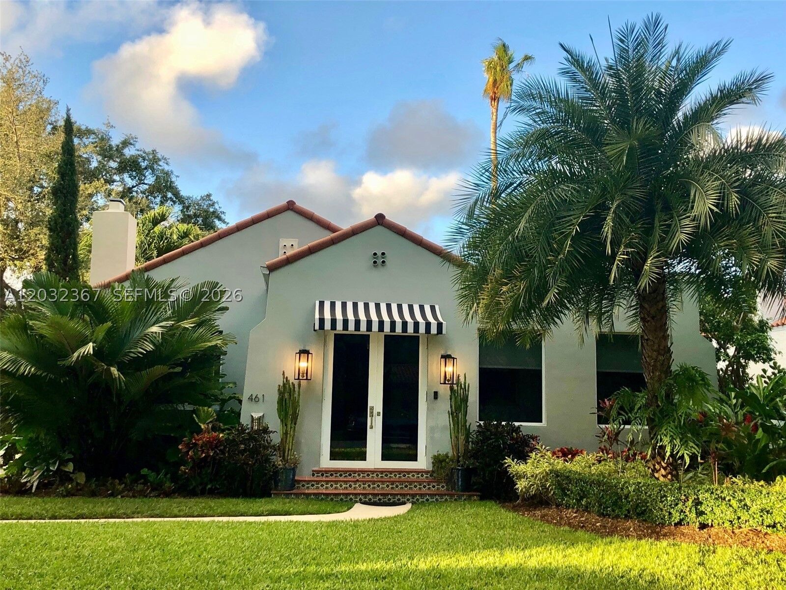 Property Photo:  461 NE 93rd St  FL 33138 