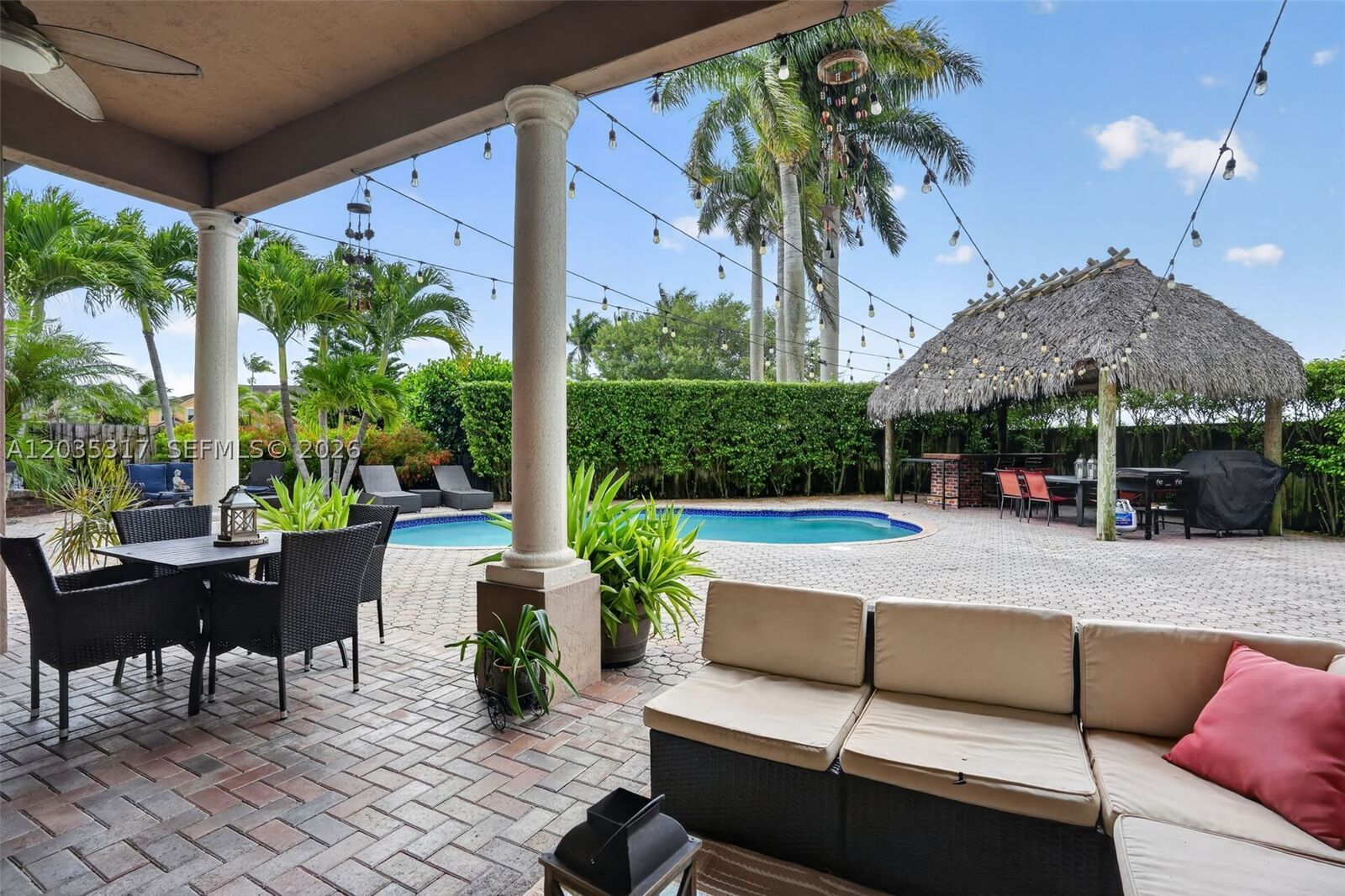 Property Photo: 8216 SW 166th Pl FL 33193