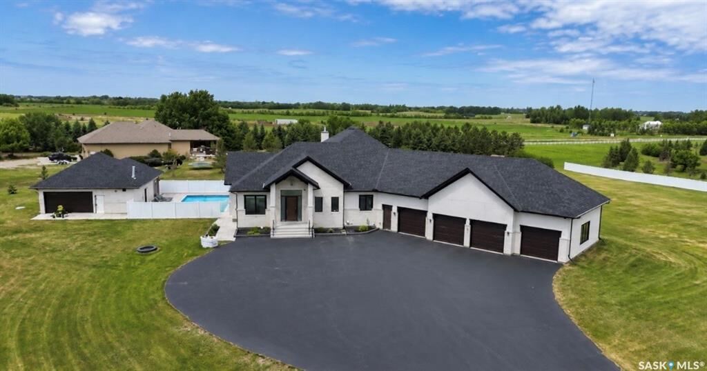 Property Photo: 50 Mandalay Bay SK S7T 1E3