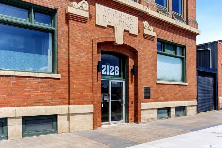 Property Photo: 2128 Dewdney Avenue 101 SK S4R 1H2