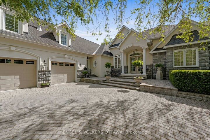 Property Photo: 6197 Ottawa Street ON K0A 2Z0