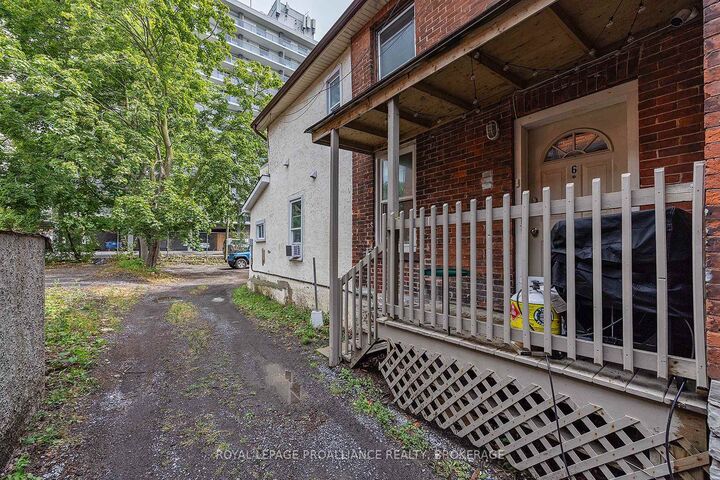 Property Photo: 325 Johnson Street ON K7L 1Y6