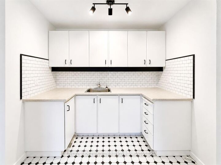 Property Photo: 53J Sumac Street ON K1J 7T7