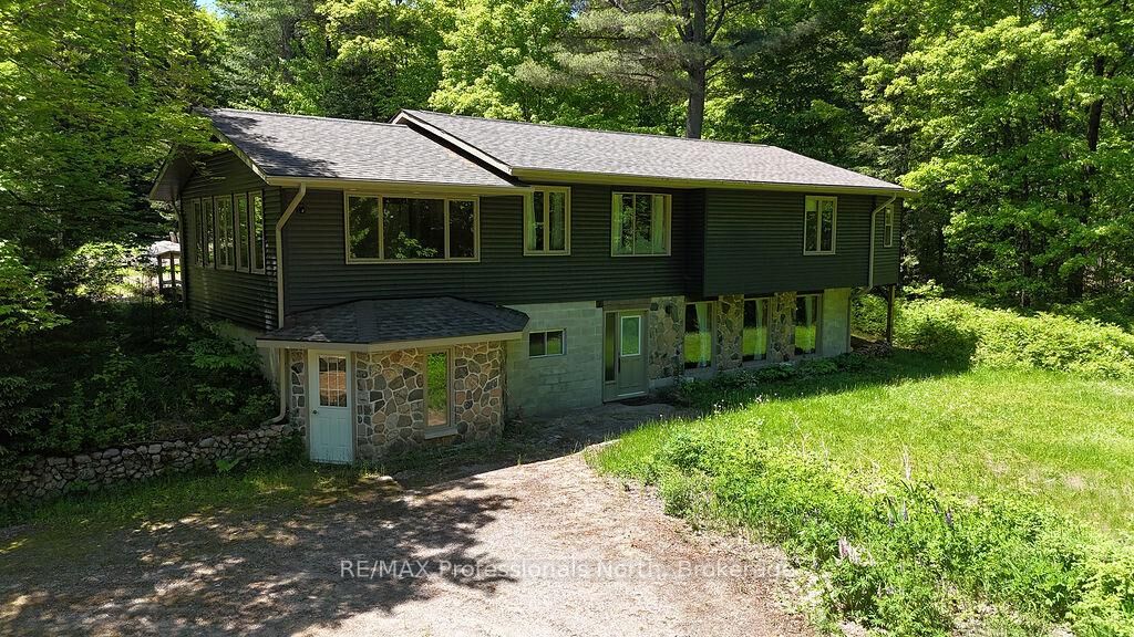 Property Photo: 128 Old Muskoka Road ON P0A 1J0