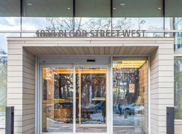 Property Photo: 1830 Bloor Street W 741 ON M6P 3K6