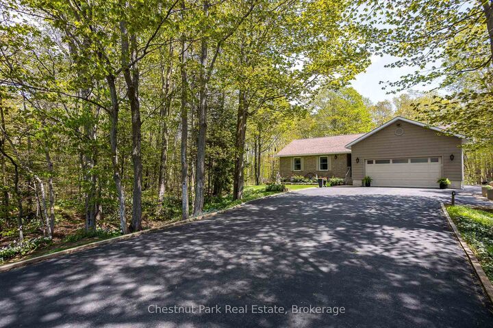 Property Photo: 64 Maple Golf Crescent ON N0H 2R0