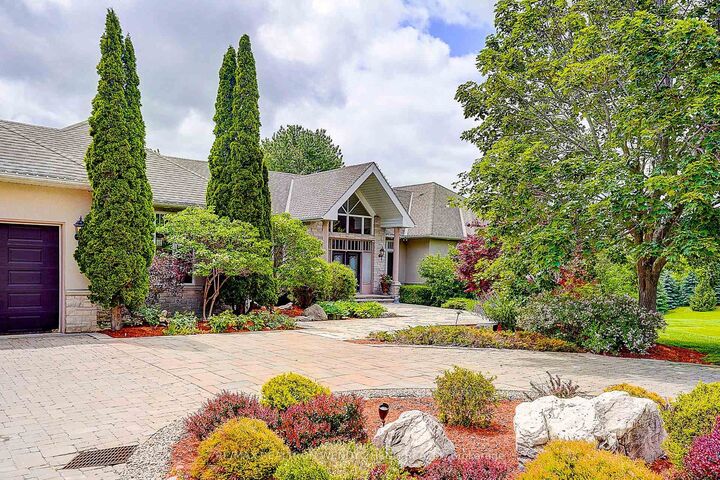 Property Photo: 8 Alm Court ON L4G 6W7