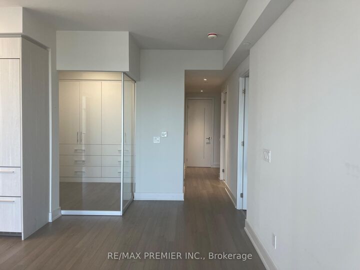 Property Photo: 8 Cumberland Street 3506 ON M4W 1J5