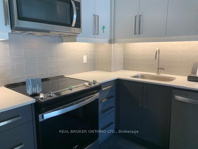 Property Photo: 3200 William Coltson Avenue 306 ON L6H 7W6