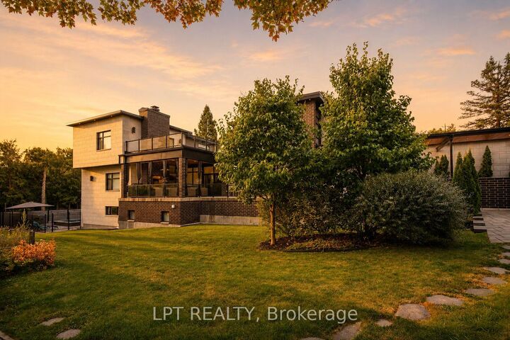 847 Walkley Road — photo 1