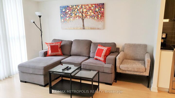 Property Photo:  85 Queens Wharf Road 516  ON M5V 0J9 